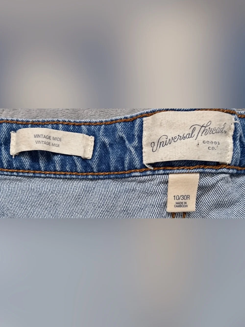 Universal Thread Women’s Light Denim Shorts, Size 10 (30)